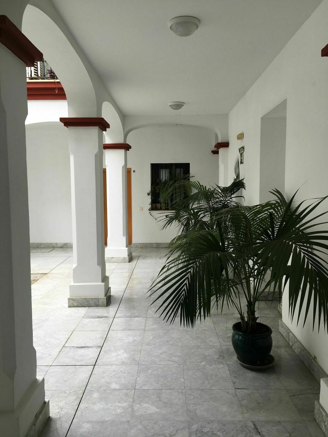Teodosio Free Parking & Ac Seville