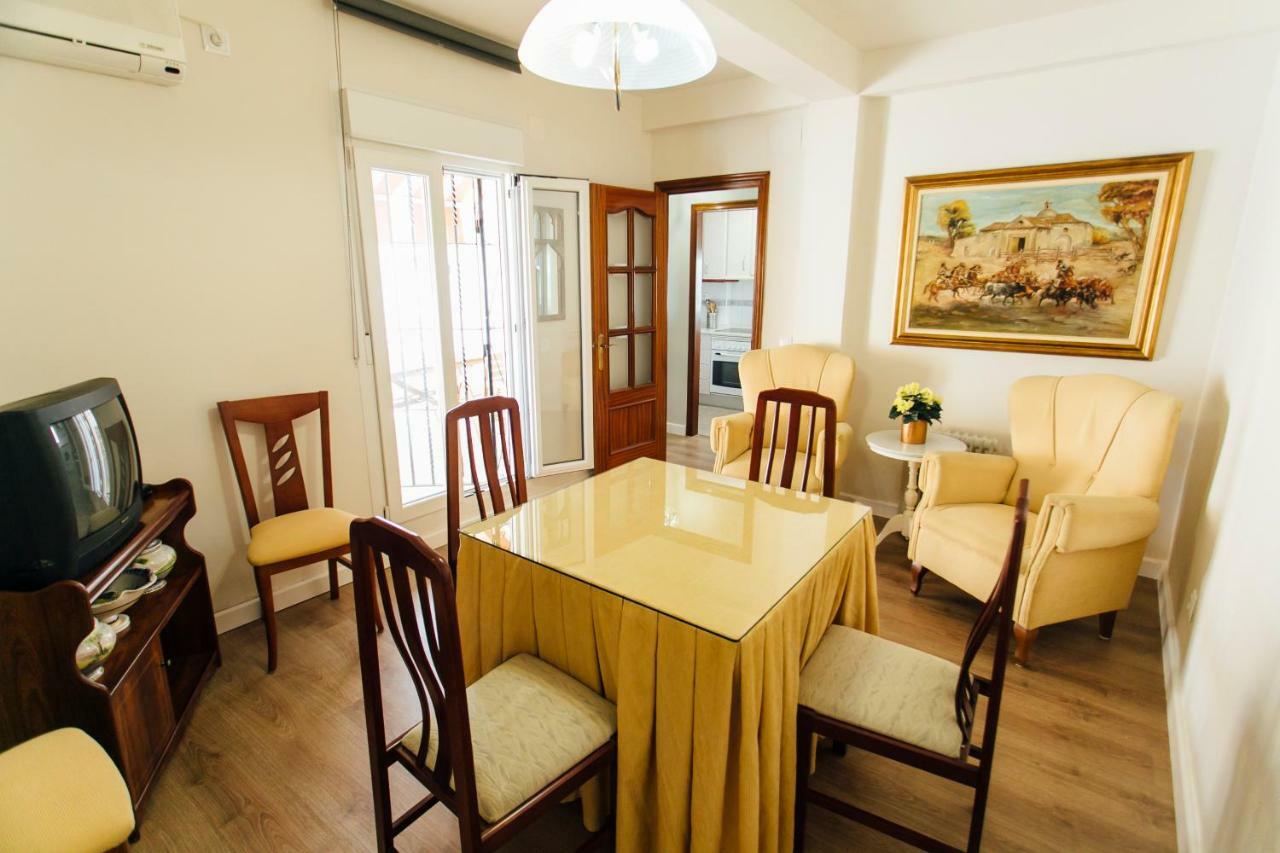 Apartamento Idilico ático En Triana-3bd+1bth Sevilla