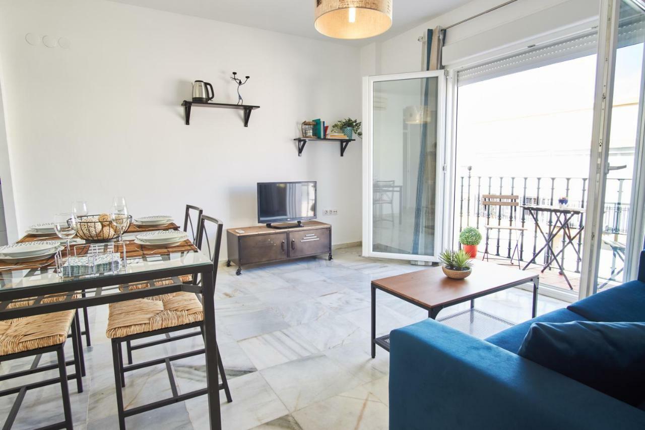 Apartment Froilan Walls By Valcambre *