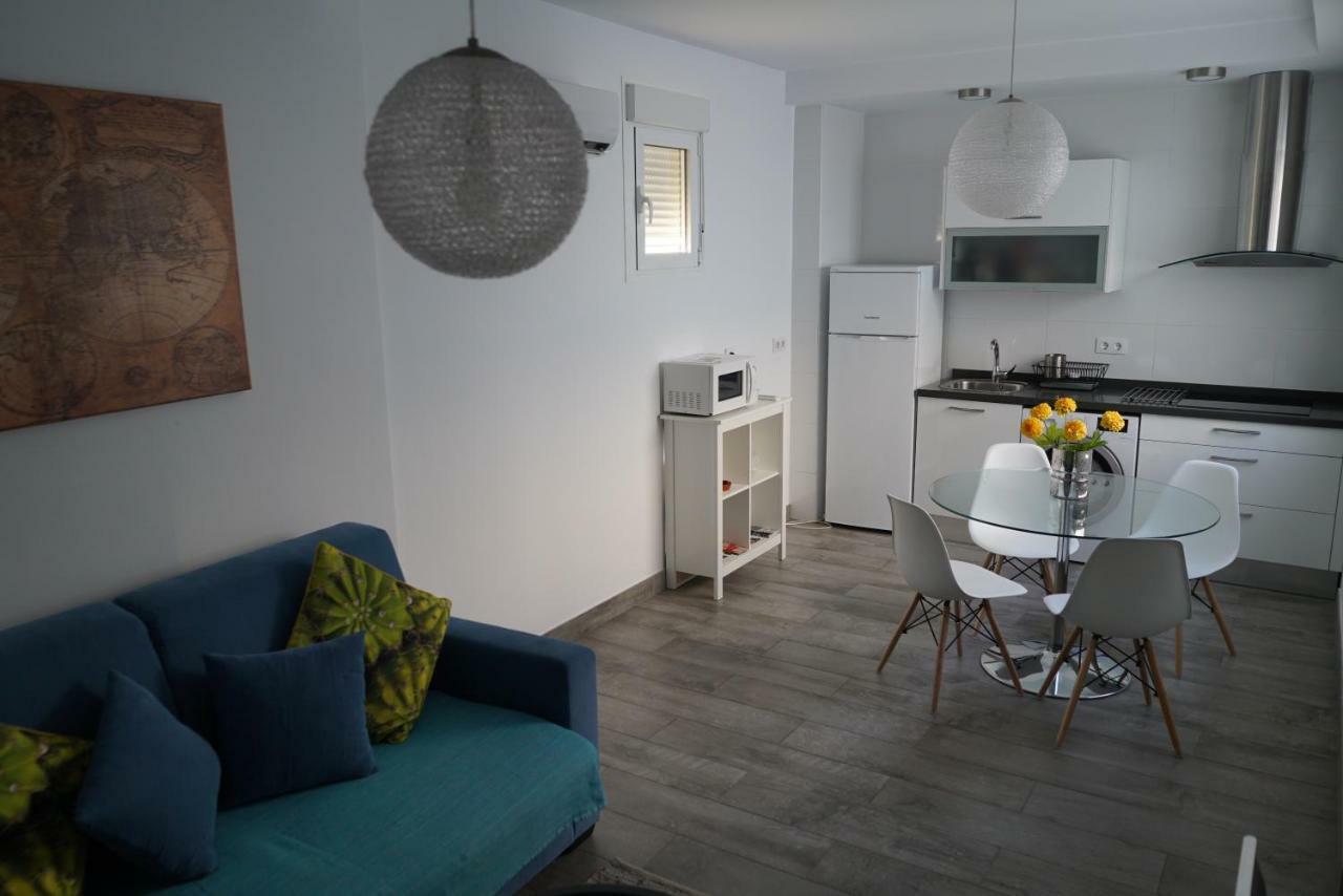 Atico Con Terraza En Alameda De Hercules Apartamento