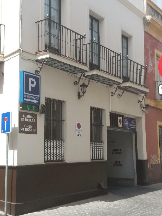 Atico Con Terraza En Alameda De Hercules * Sevilla
