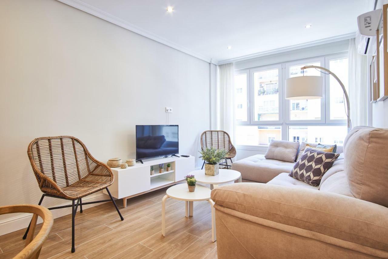 Arjona Riverside Deluxe By Valcambre Apartment