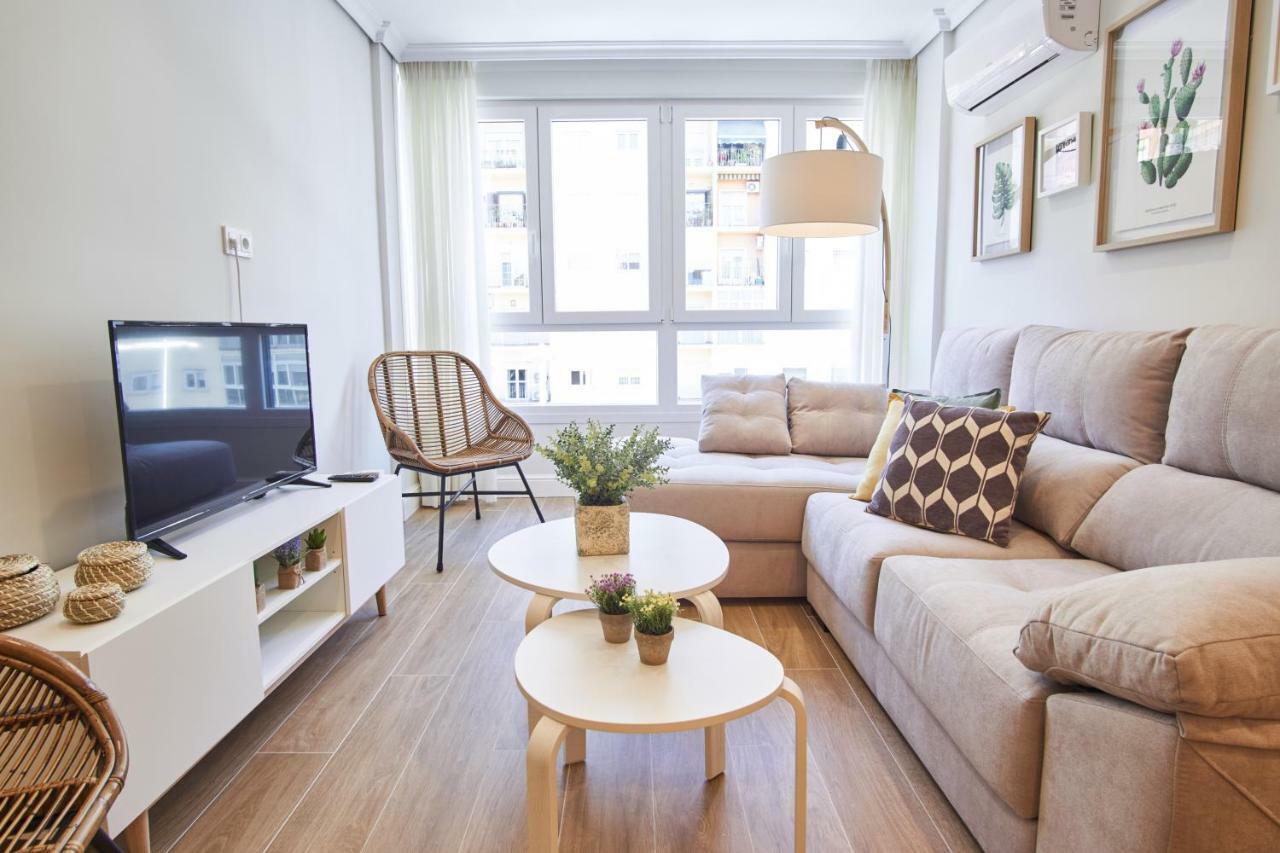 Arjona Riverside Deluxe By Valcambre Apartment