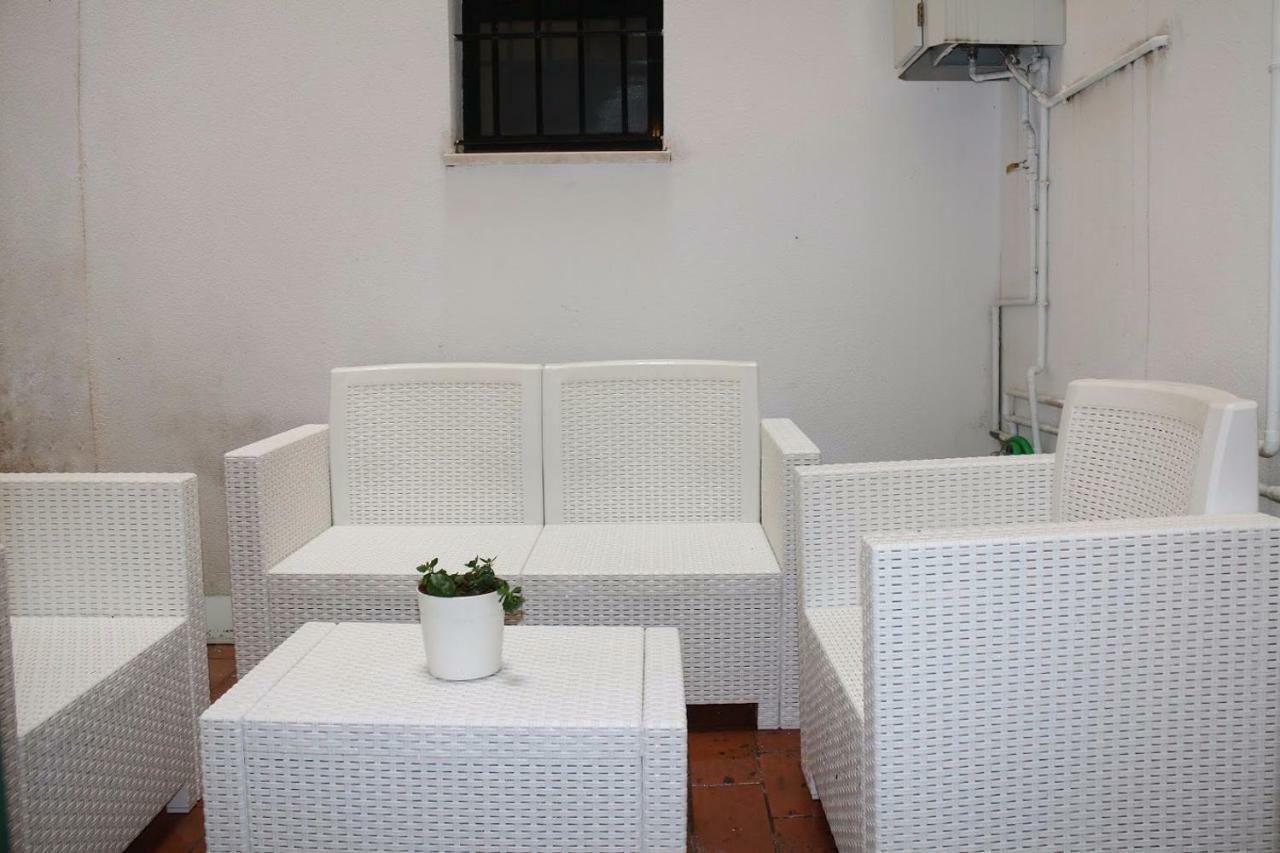 Rg Triana, Calle Castilla Con Patio Apartamento *