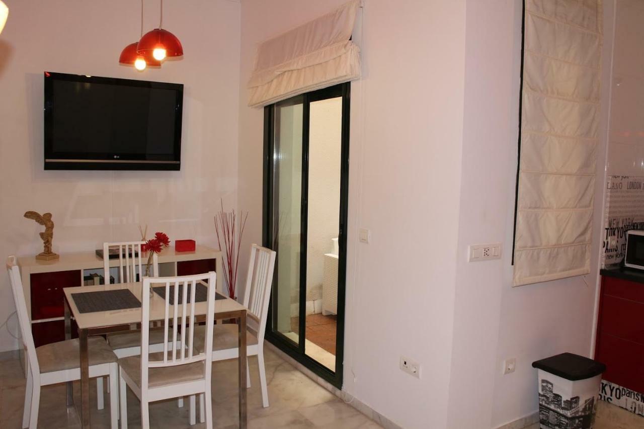 Rg Triana, Calle Castilla Con Patio *