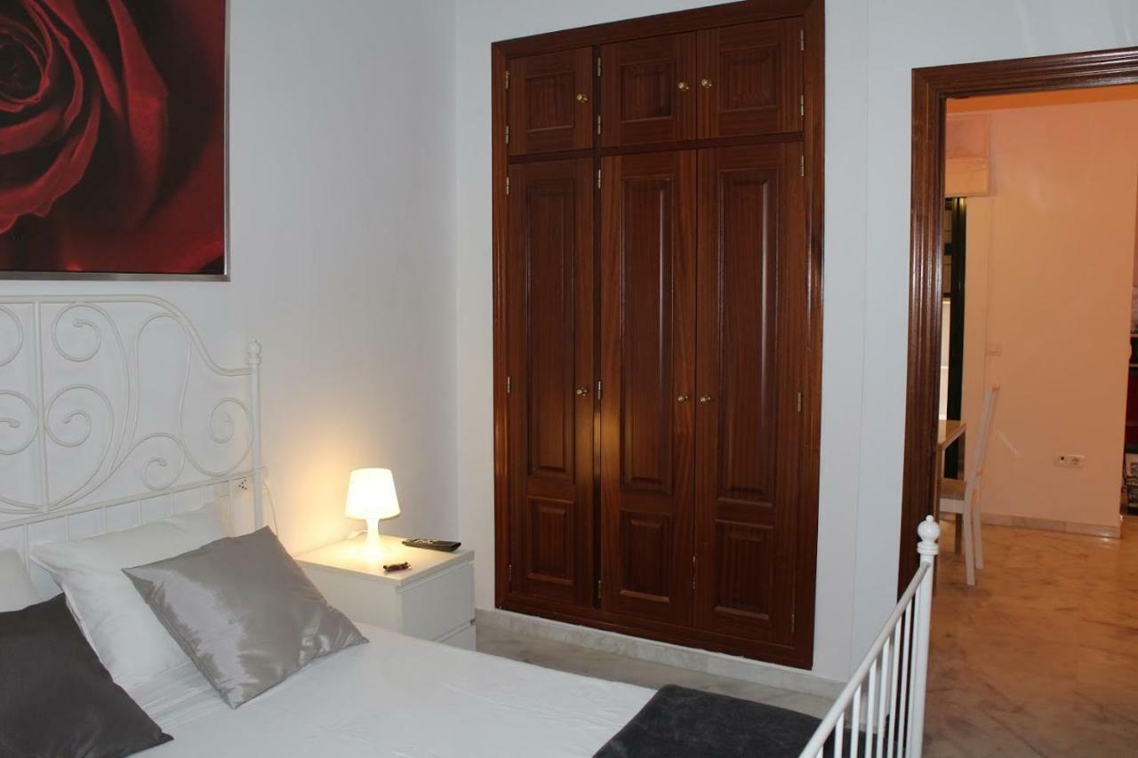 Apartamento Rg Triana, Calle Castilla Con Patio *