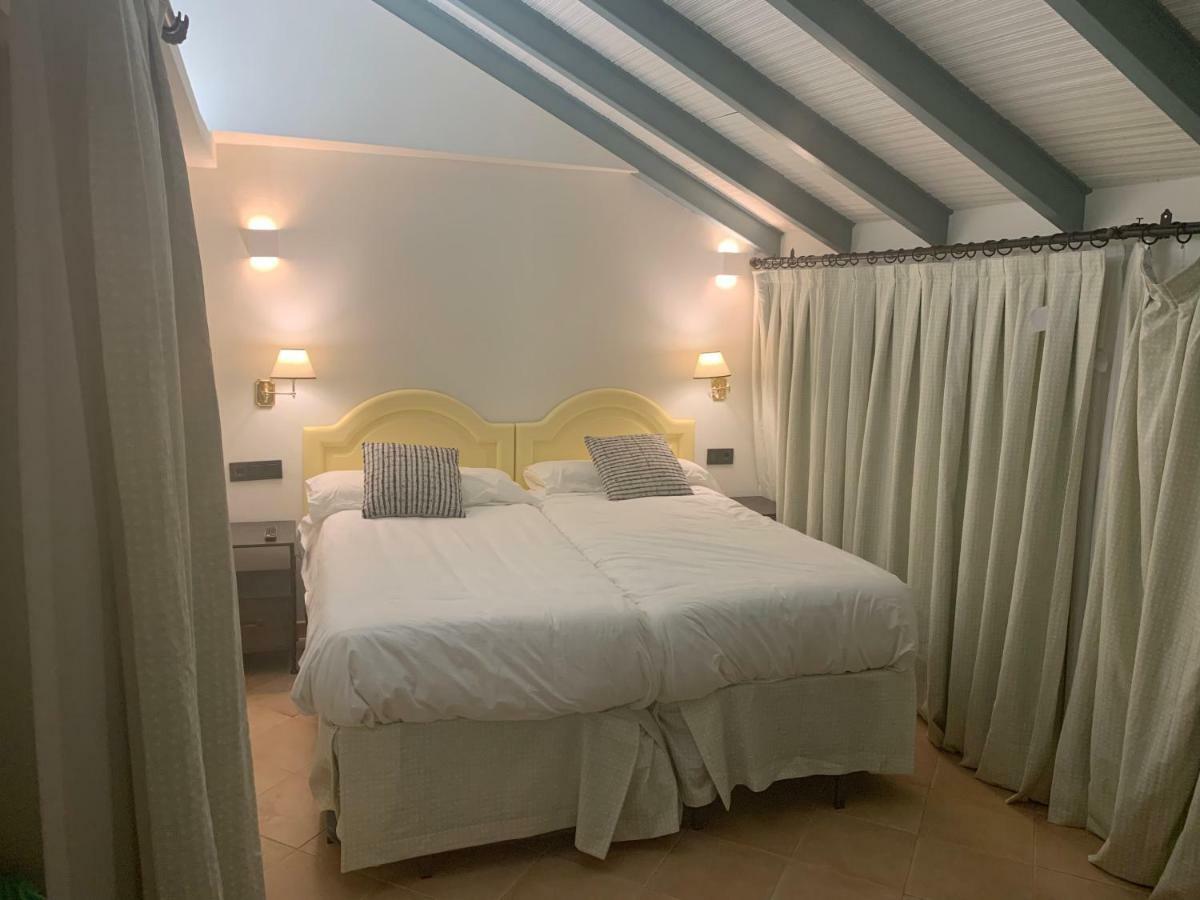 Homestay Turistic Sevillanos Sl *