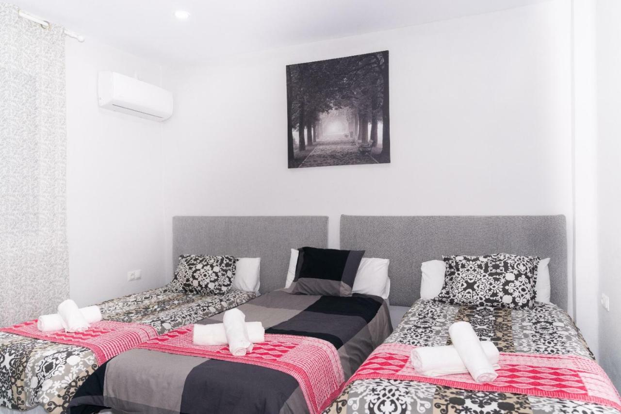 Apartamento Spectacularly Updated For Large Groups! Sevilla