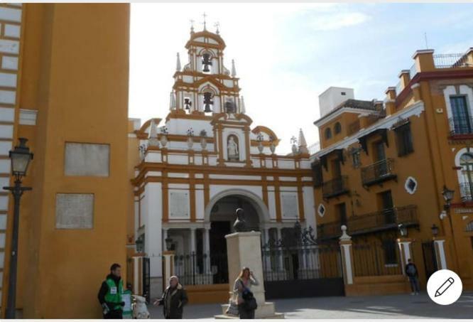 12 Calle Arrayan * Seville
