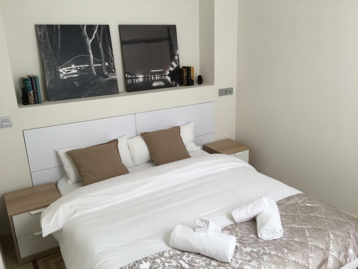 Apartamento T2, Tirso De Molina, Luminoso Y Tranquilo
