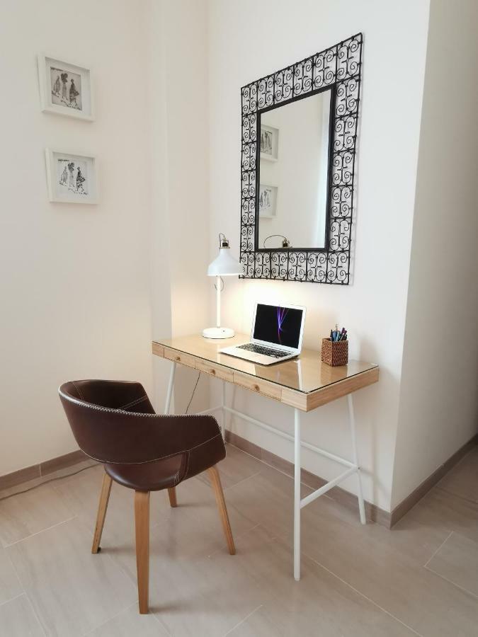 Teodosio Free Parking & Ac Seville