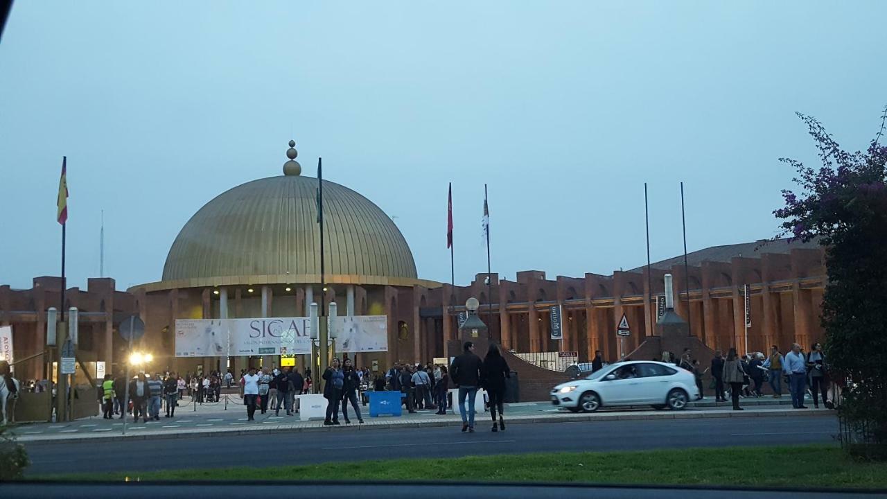 Frente A Palacio De Congresos Apartamento *