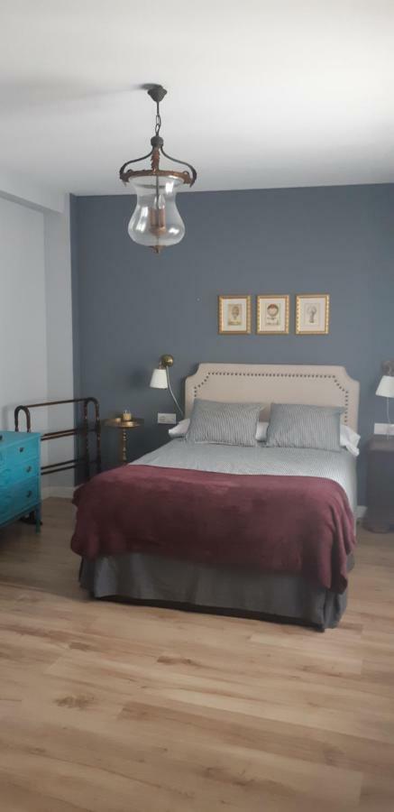 Habitación en casa particular Calle Martinez Montanes, 19