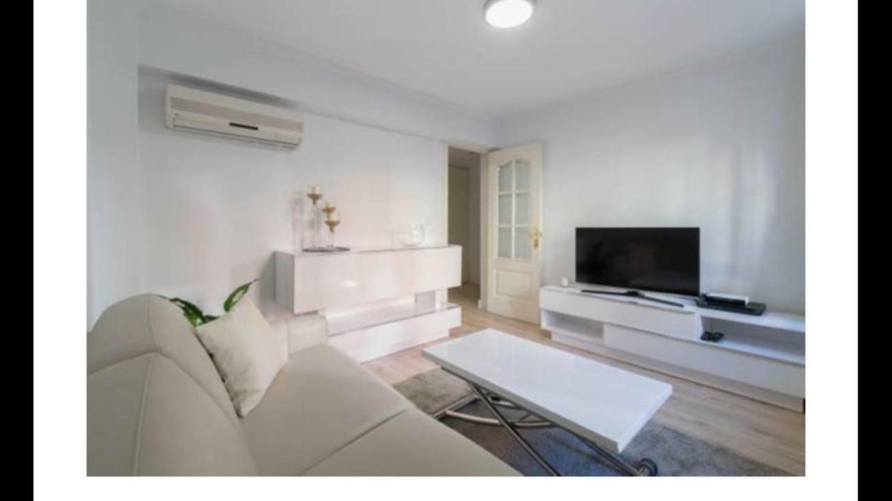 13 Calle San Jacinto Sevilla