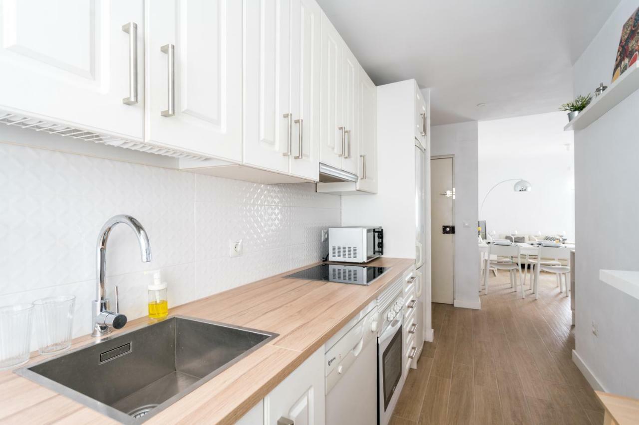 Apartment Triana 3 Bedrooms & 2 Bath Parking Included *