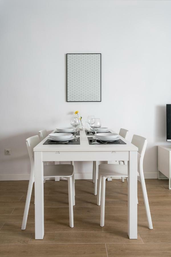 Triana 3 Bedrooms & 2 Bath Parking Included Seville