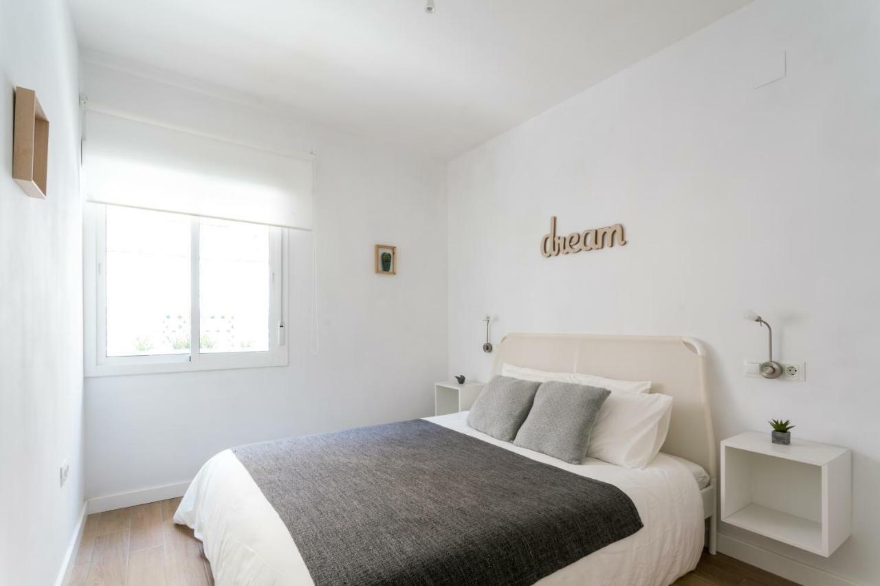 Triana 3 Bedrooms & 2 Bath Parking Included * Seville