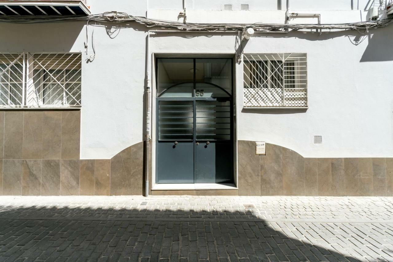 Triana 3 Bedrooms & 2 Bath Parking Included Apartment *
