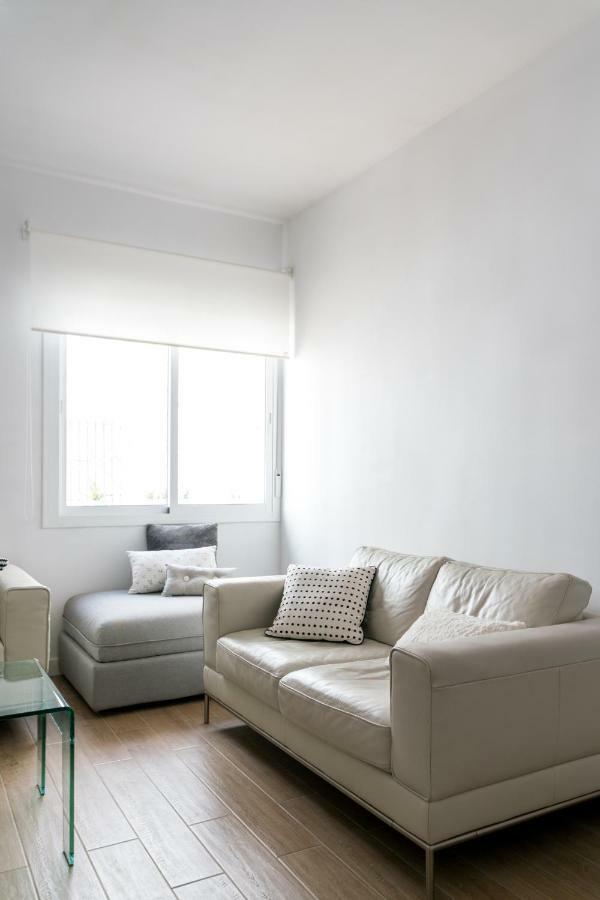Triana 3 Bedrooms & 2 Bath Parking Included * Seville