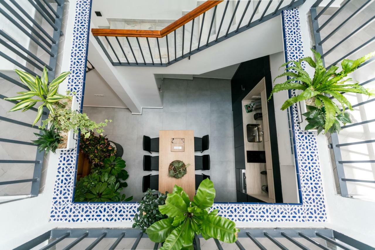 Сasa de vacaciones Unique House - Private Spa&pool -stayinseville *
