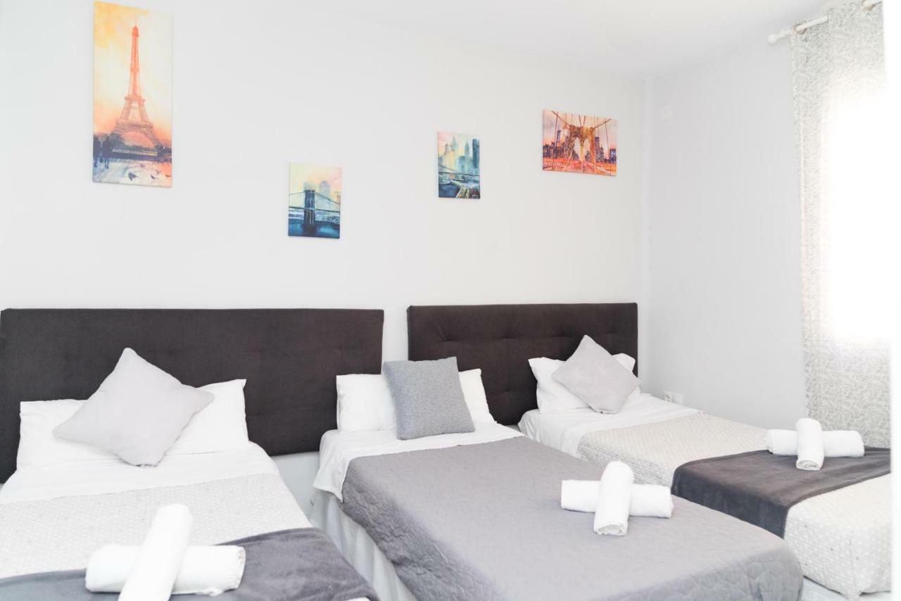 Apartamento Spectacularly Updated For Large Groups! Sevilla