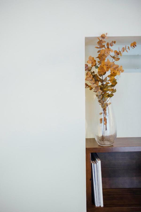 One&lux Byron Apartment