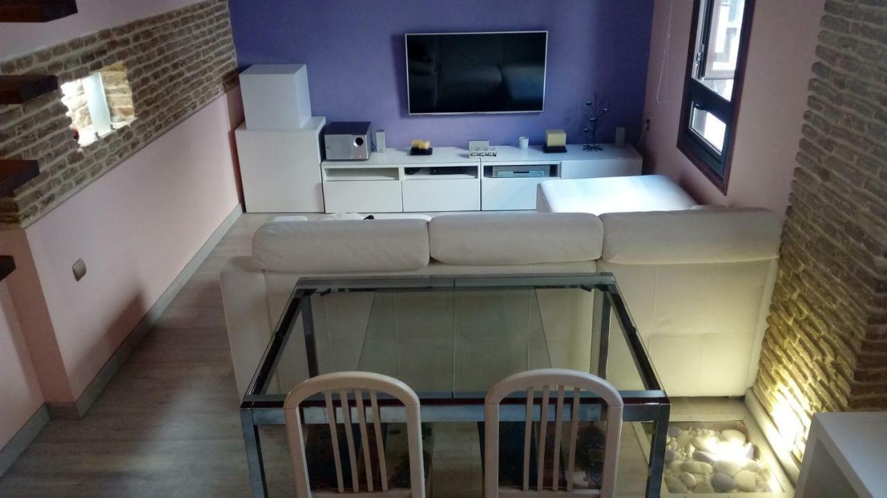 Cosy Double + Private Bathroom Center