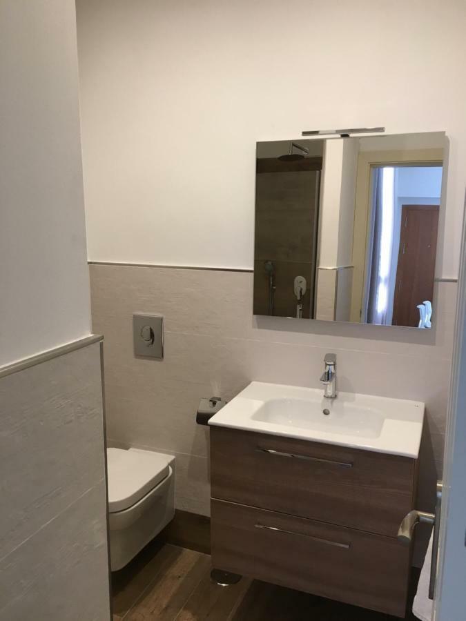 Apartamento T2, Tirso De Molina, Luminoso Y Tranquilo Sevilla