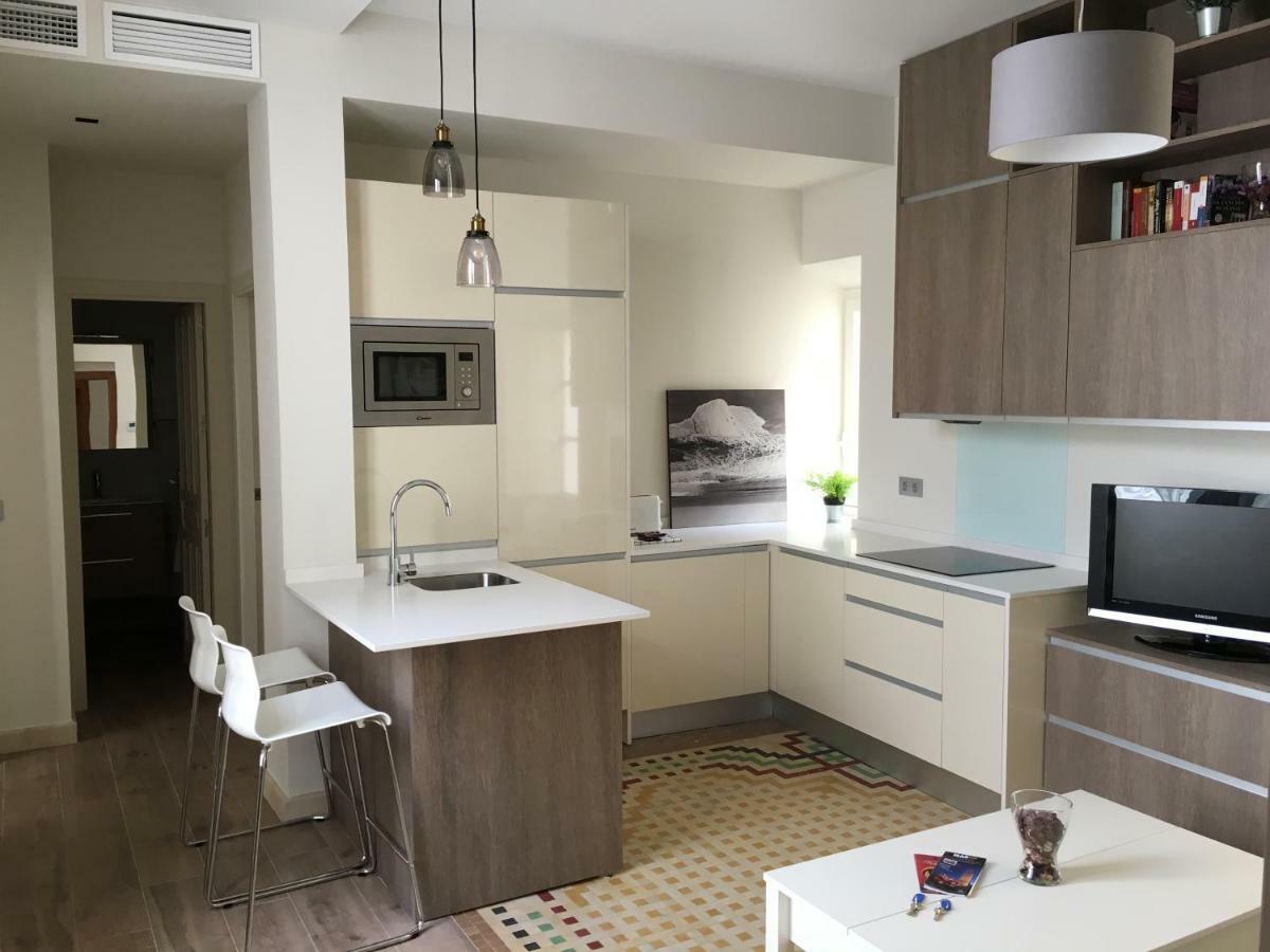 Apartamento T2, Tirso De Molina, Luminoso Y Tranquilo *