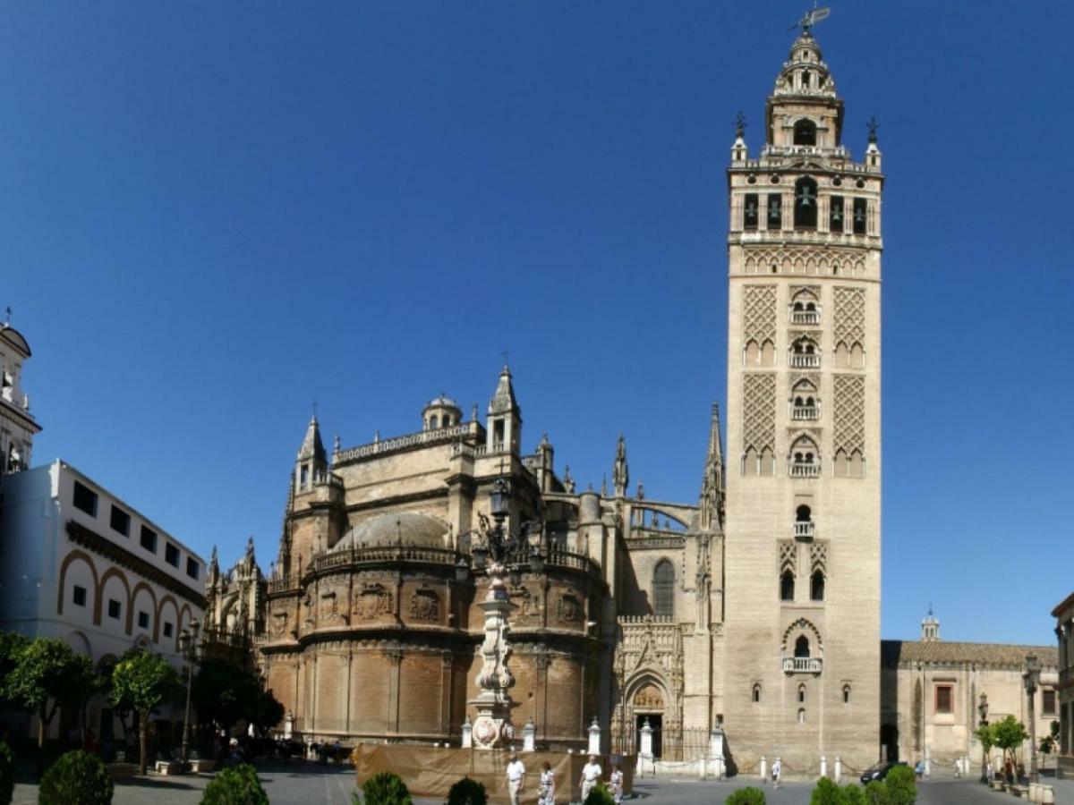 Idilico ático En Triana-3bd+1bth * Sevilla