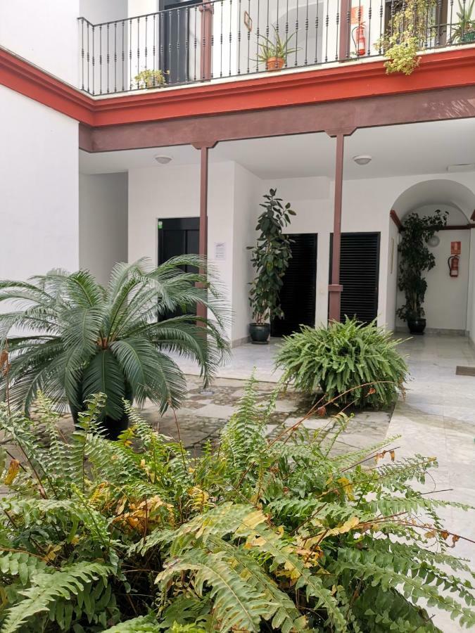 Teodosio Free Parking & Ac Seville