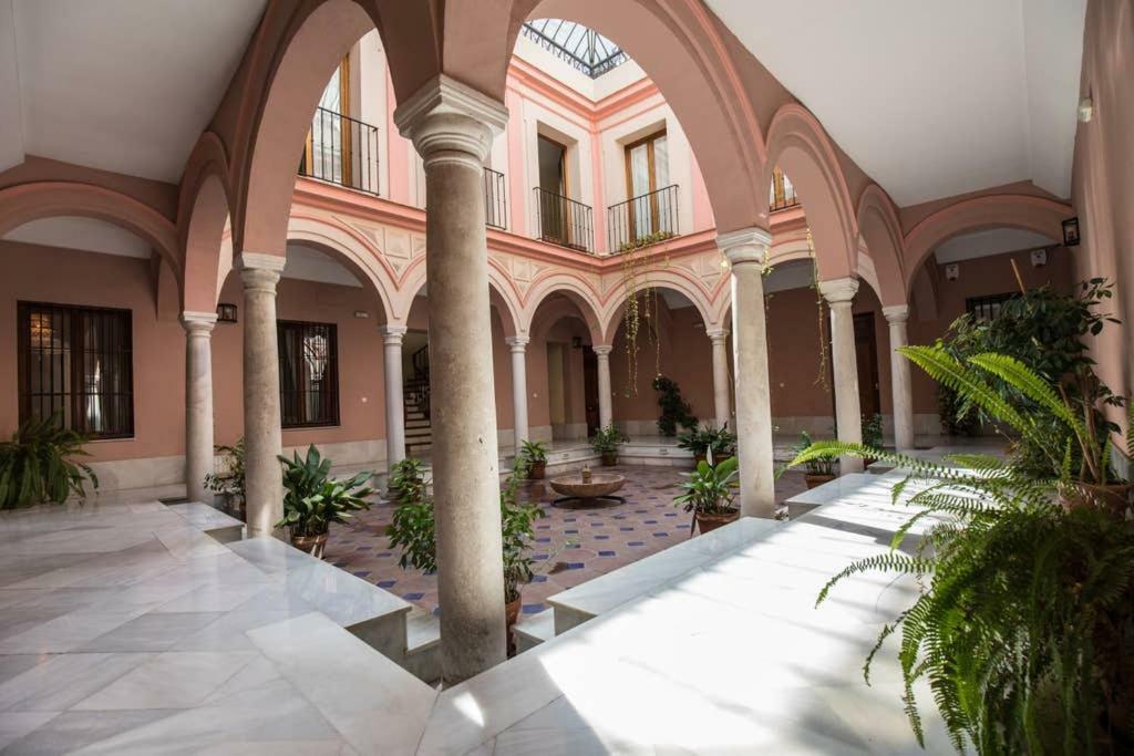 Goyeneta Central Deluxe Palace *