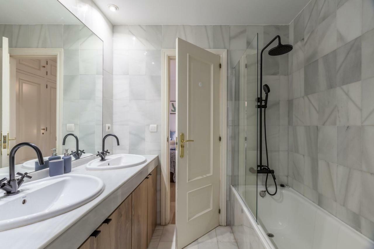 Apartamento Giralda Center. Best Location. San Bernardo *