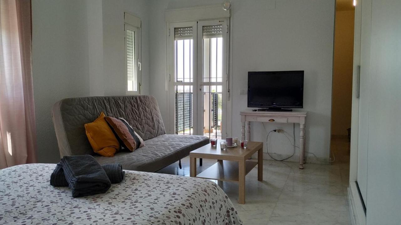 Habitación Independiente En Chalet De Gines * Sevilla