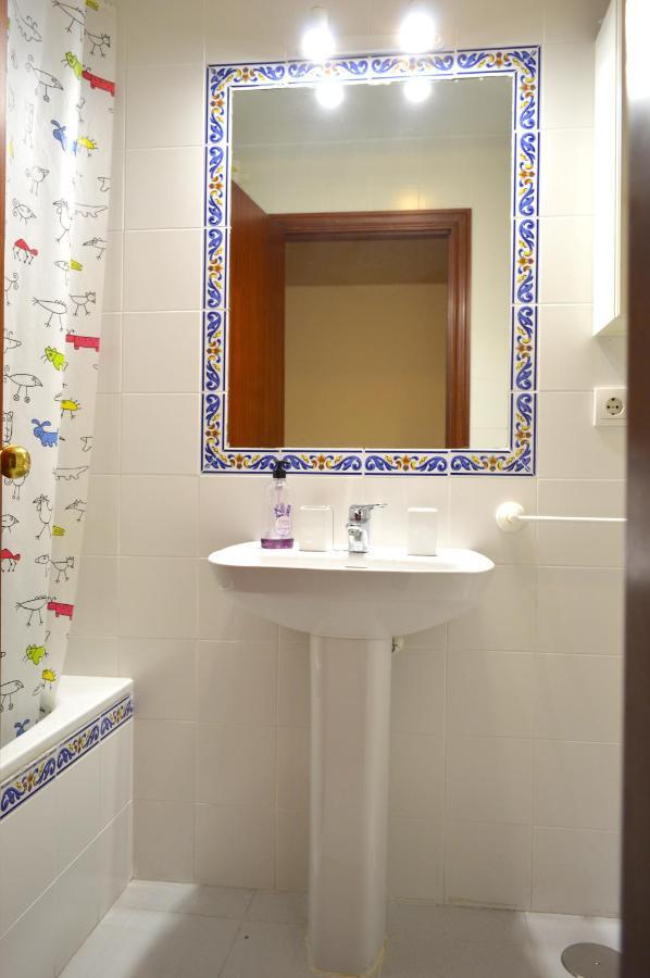 Junto A Fibes, Amplio, Luminoso, Con Piscina Y Parking * Sevilla
