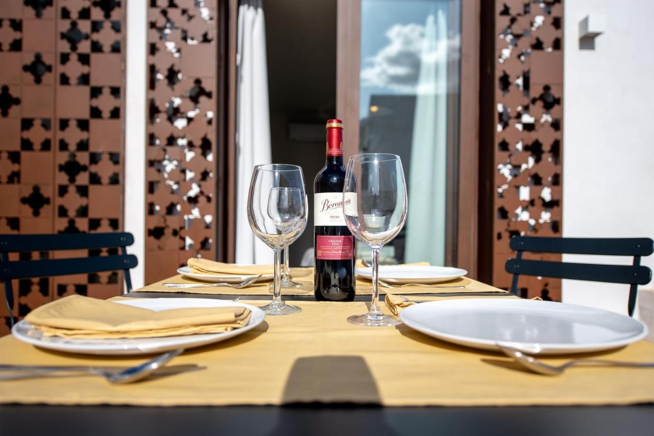Apartamento Con Terraza En San Luis. Parking&netflix * Sevilla