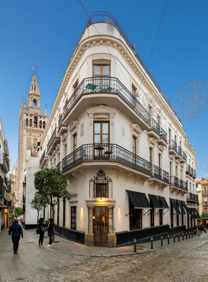 Cathedral Apartment, Upper Floor *