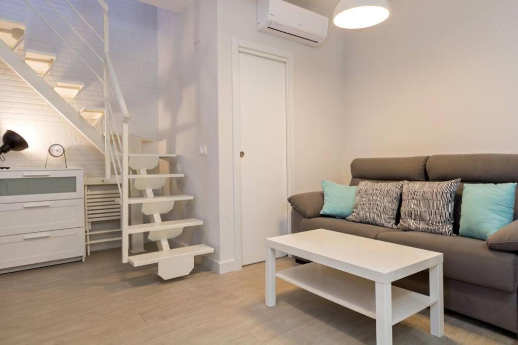 Apartamento Castilla Triana Courtyard By Valcambre *
