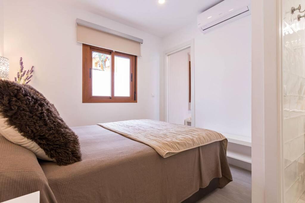 Castilla Triana Courtyard By Valcambre Apartamento