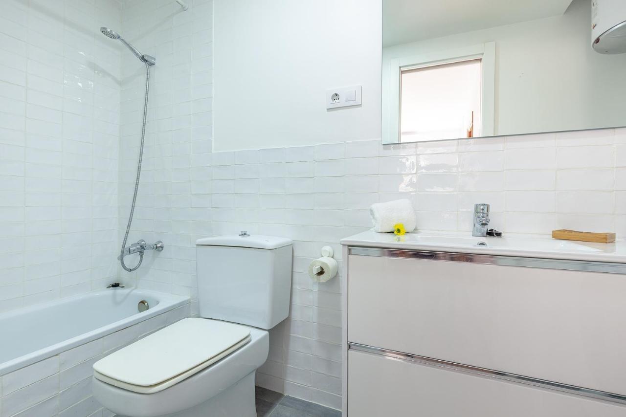 Apartamento Luminoso Y Acogedor En Sevilla. A/c. *