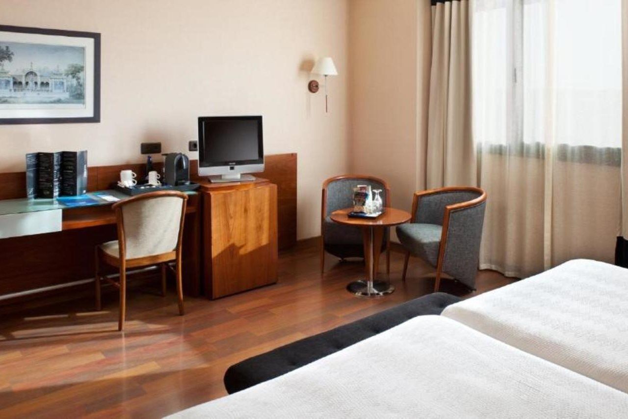 Occidental Viapol Hotel 4*