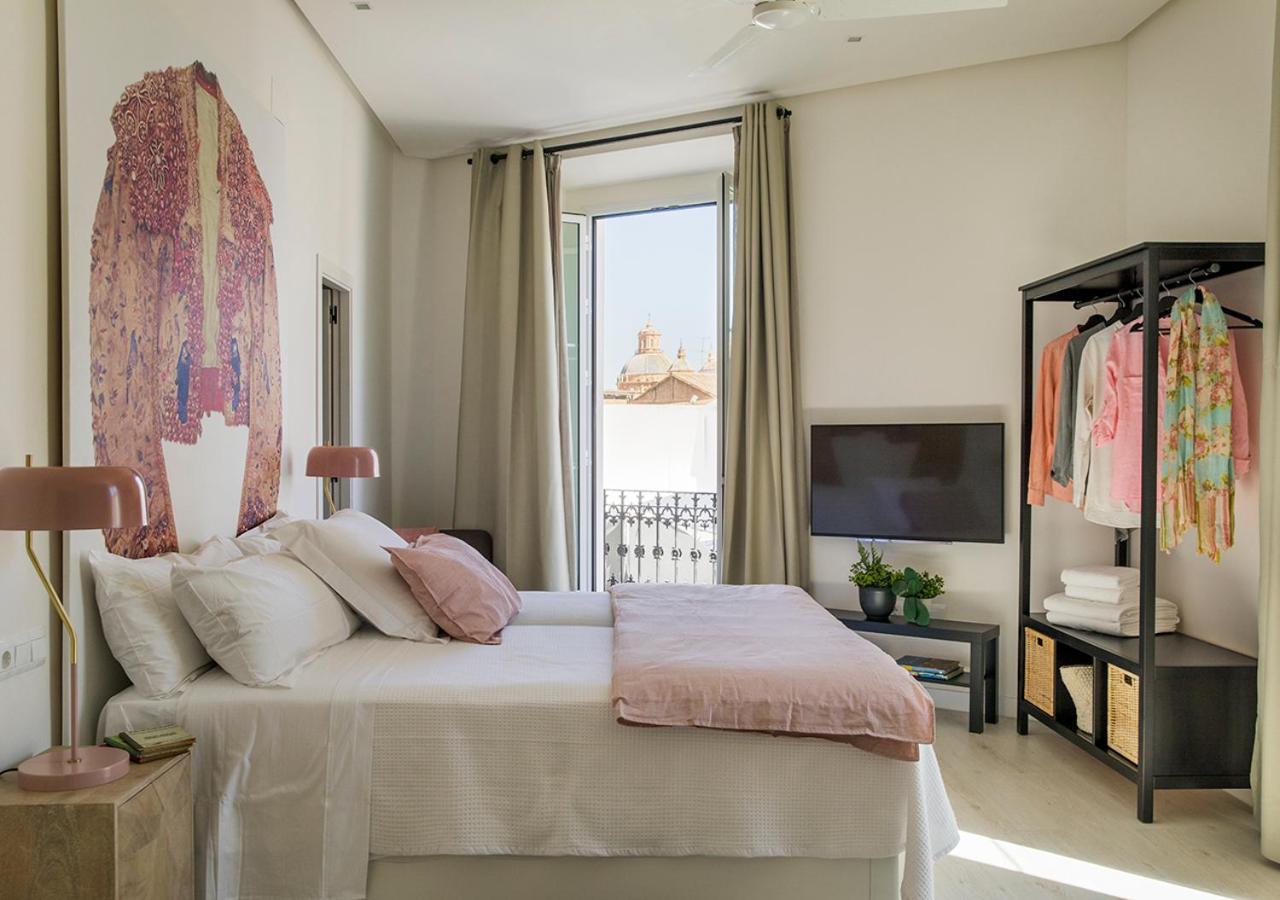Santa Paula Pool & Luxury * Sevilla