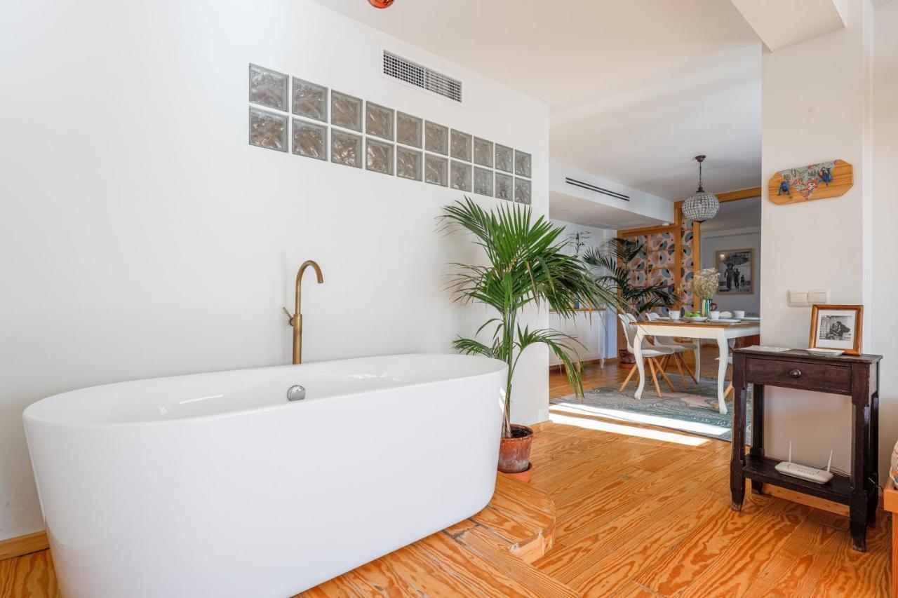 Cozy 1br Recently Renovated In Centre *