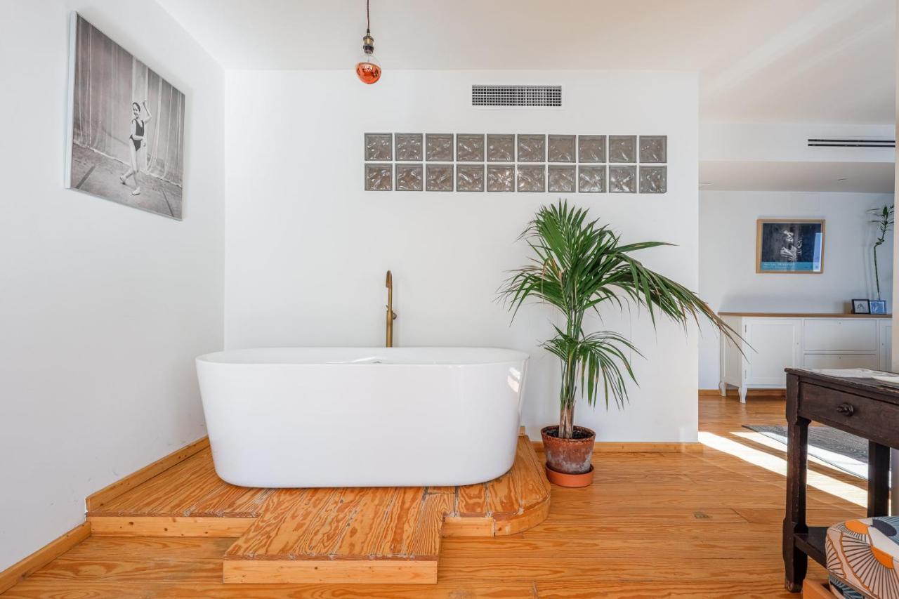 Cozy 1br Recently Renovated In Centre *