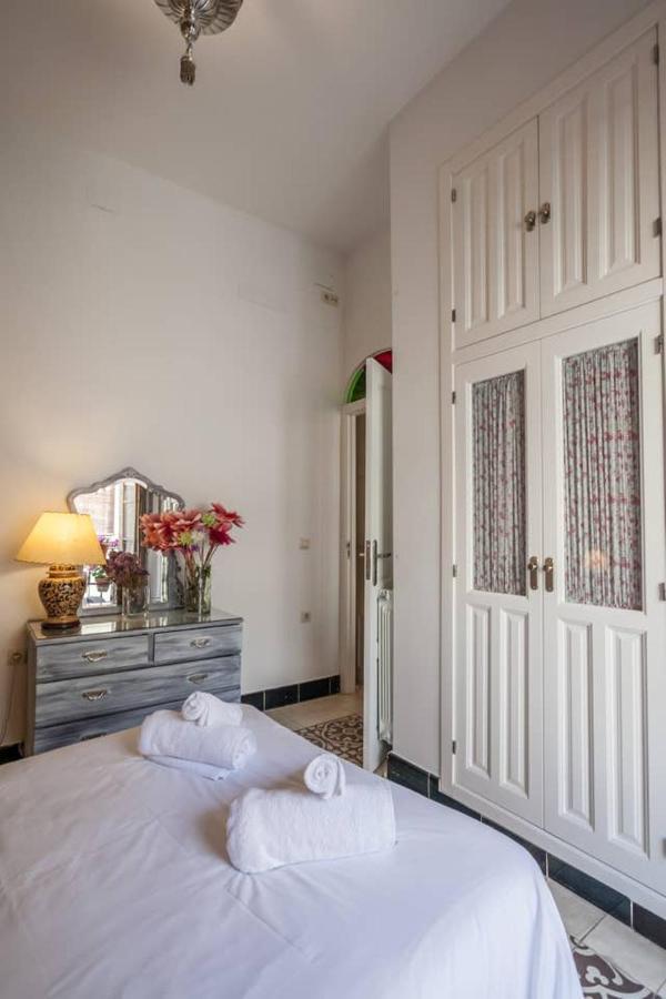 Pequeño Palacete Calle Santas Patronas Apartamento Sevilla
