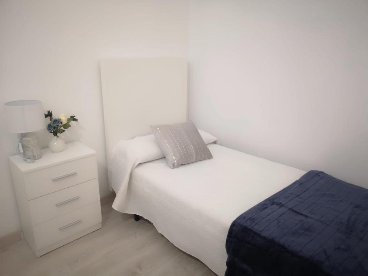 Dos De Mayo Beds Seville
