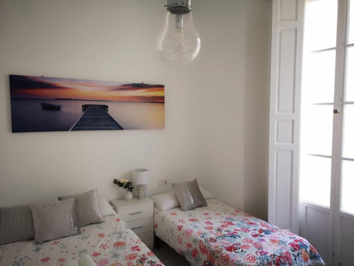 Dos De Mayo Beds Hostel *