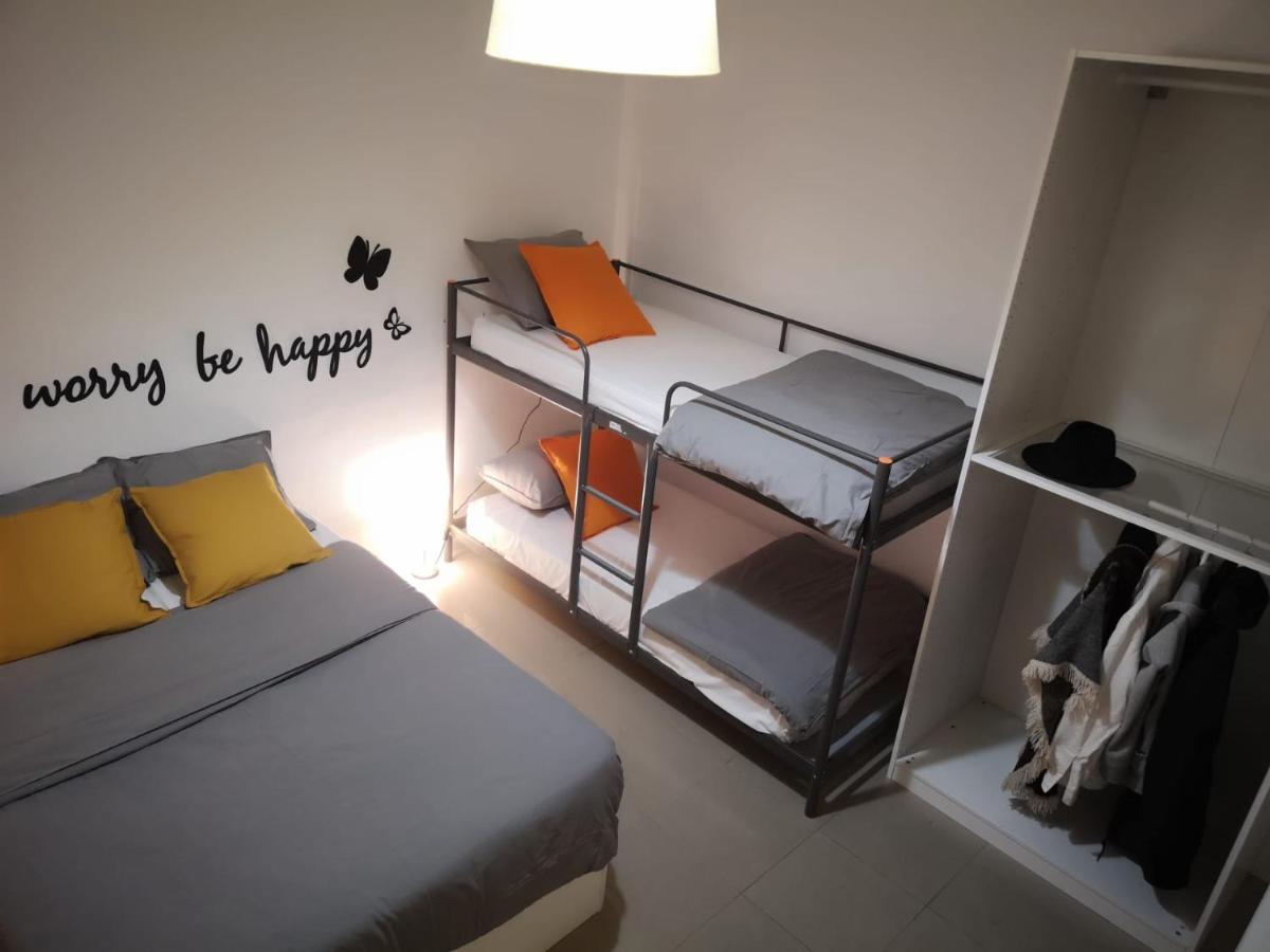 Dos De Mayo Beds Hostel