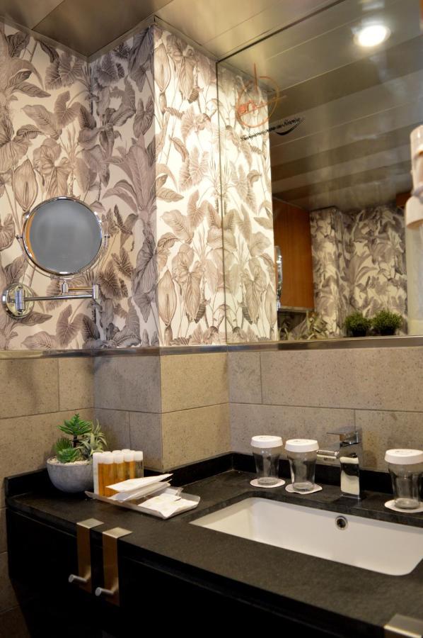 On Designed For Adults Apartamento *