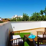 Alameda Square Apartment